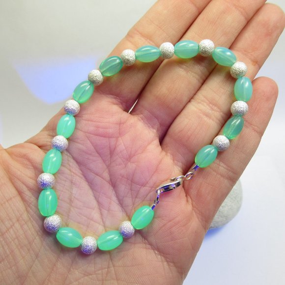 Uranium bead and Sterling Stardust bead bracelet - Picture 9 of 12